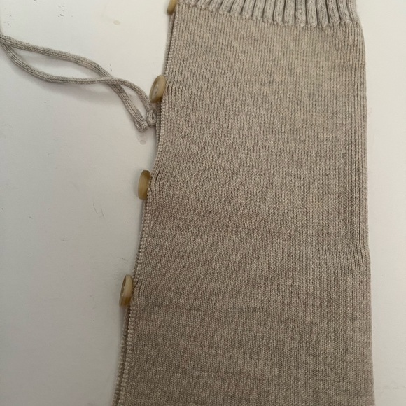 Lauris Long Sleeve Merino Wool Mini Sweater Dress
JACQUEMUS - Picture 4 of 16